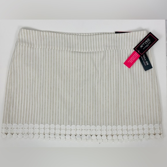 ATTYRE KATHERINE PULL ON SKORT HORIZONTAL KHAKI STRIPES WITH DOT DETAIL AT HEM - Picture 2 of 9